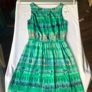 Dressbarn Women’s Sleeveless Summer Dress size 4, Green, 2 layers Artful Print